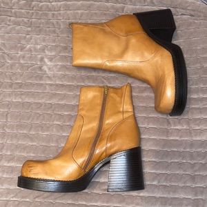 Vtg 9&co.leather Tan Fashion Platform Chunky Heel Boots Womens Sz 8 1/2